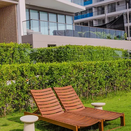 Apartaestudio con Jacuzzi Privado y Vista al Mar